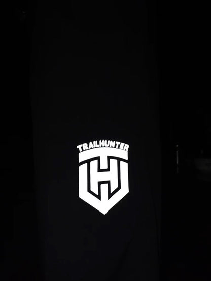 Trailhunter Trailpants 2.0 MTB-Hose für Enduro, Freeride und Downhill – leichte, atmungsaktive Fahrradhose mit reflektierenden Logos und perfektem Sitz für maximale Bewegungsfreiheit auf dem Trail.